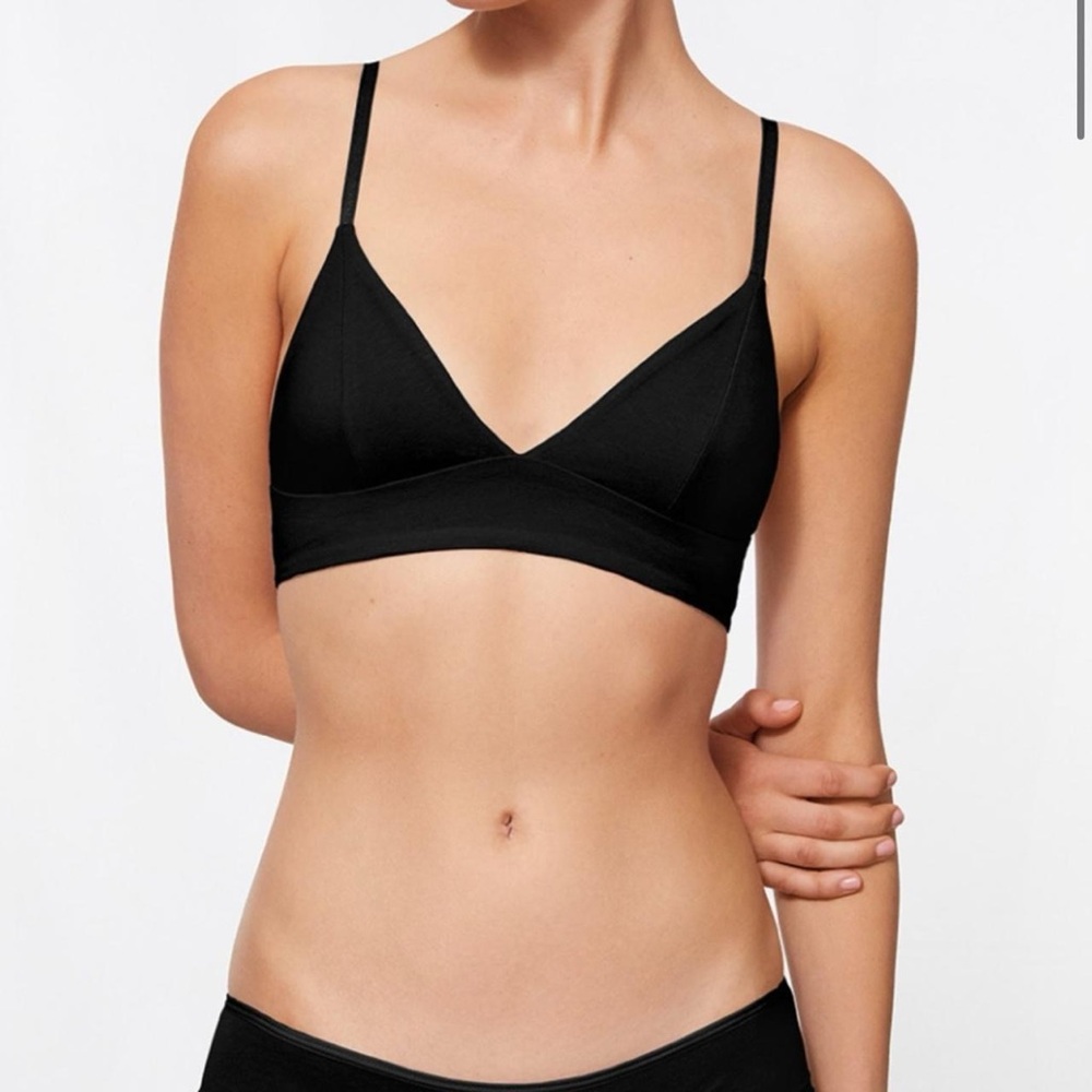AIKUOU Lucy Black bralette with silver buckle detail Medium